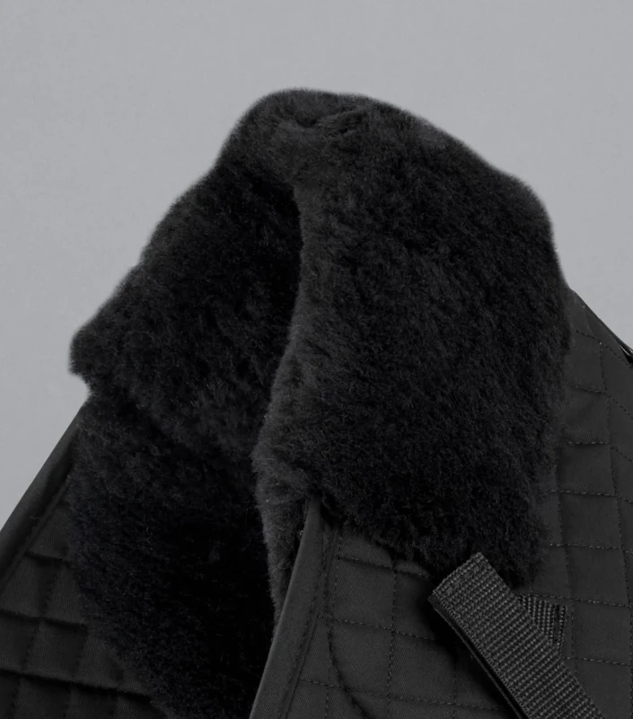 Czaprak VSskokowy wycięty z wełną owczą Premier Equine 2.webp