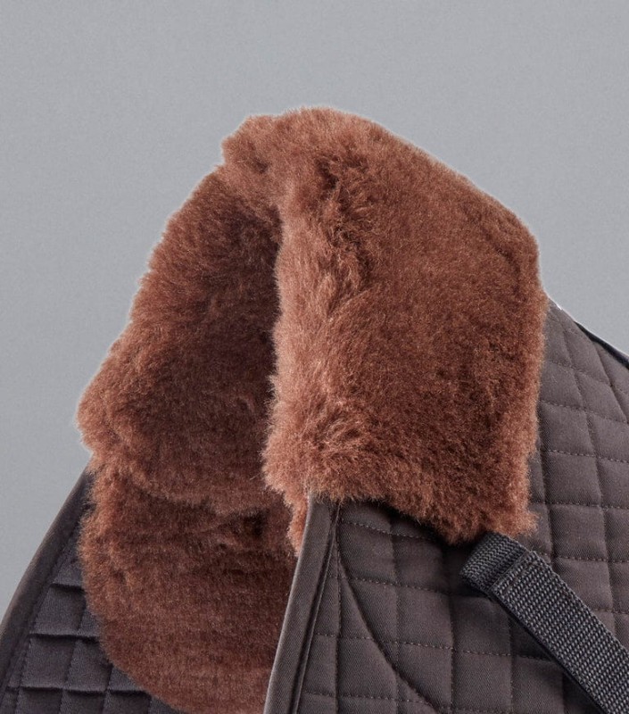 Czaprak VSskokowy wycięty z wełną owczą Premier Equine 8.webp