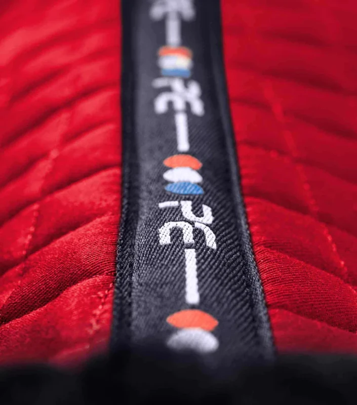 Czaprak VSskokowy wycięty z wełną owczą Premier Equine 41.webp