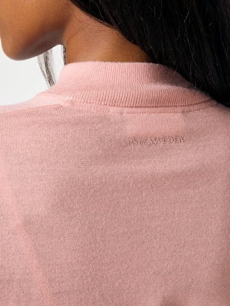1209_fe1a3f137b-2251-003-erin-equimerino-base-layer-441-hortensia-pink-441-5065-1500x2000-1.jpg